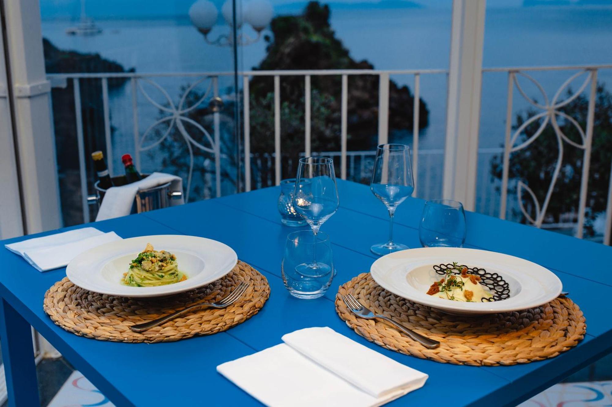 Strand Hotel Delfini Ischia Exterior foto